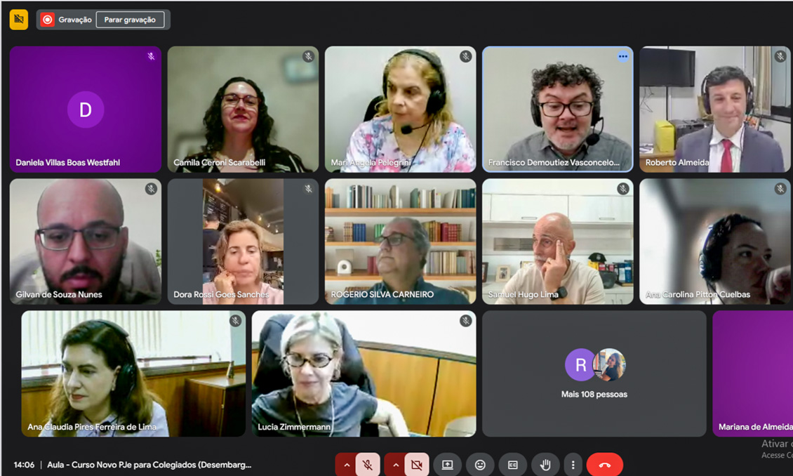 Servidores e juízes participam do curso de forma telepresencial. 